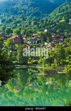 Paysage de rivière Pilva, Jajce, Bosnie-Herzégovine Banque D'Images