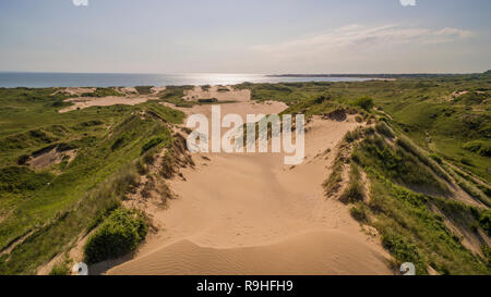 Vue aérienne de drone Ogmore par mer, Vale of Glamorgan, Pays de Galles. Credit : Phillip Roberts Banque D'Images