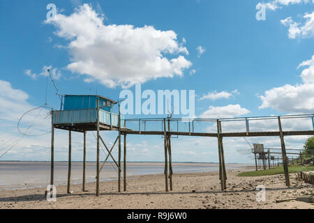 Cabane de pêcheurs sur pilotis appelé "Carrelet" en Médoc, France, entre Bordeaux et Arcachon Banque D'Images