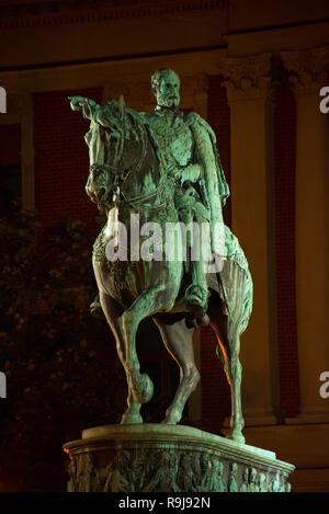 Statue de Mihailo Obrenovic III, prince de Serbie sur la rue Knez Mihailova, zone commerçante et piétonne principale de Belgrade, Serbie Banque D'Images
