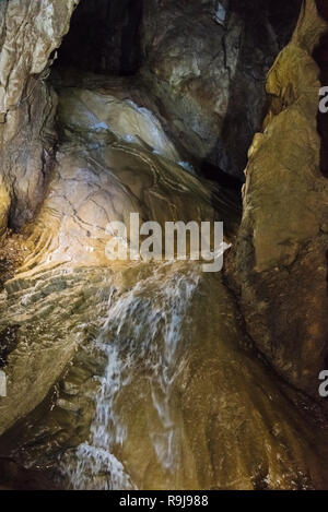 Grotte Stopica, mont Zlatibor, Serbie Banque D'Images