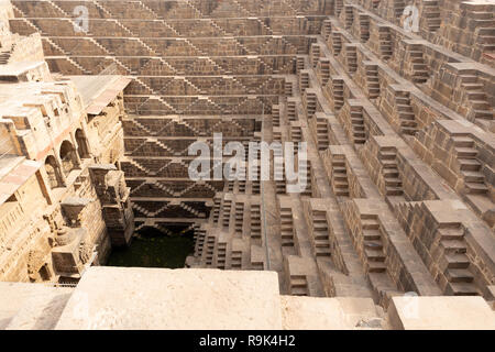 Chand Baori cage situé dans le village d'Abhaneri près de Jaipur en Inde. Banque D'Images