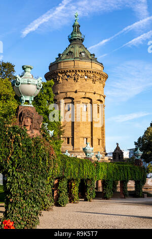 Jeux d'eau, fontaines, au tour de l'eau, Friedrichsplatz, Mannheim, Bade-WŸrttemberg, Allemagne Banque D'Images