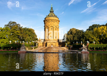 Jeux d'eau, fontaines, au tour de l'eau, Friedrichsplatz, Mannheim, Bade-WŸrttemberg, Allemagne Banque D'Images