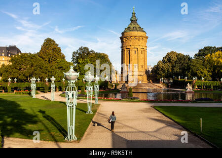 Jeux d'eau, fontaines, au tour de l'eau, Friedrichsplatz, Mannheim, Bade-WŸrttemberg, Allemagne Banque D'Images