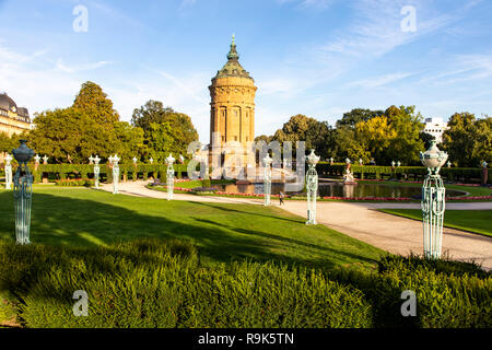 Jeux d'eau, fontaines, au tour de l'eau, Friedrichsplatz, Mannheim, Bade-WŸrttemberg, Allemagne Banque D'Images