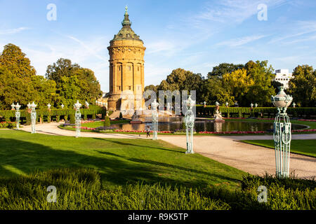 Jeux d'eau, fontaines, au tour de l'eau, Friedrichsplatz, Mannheim, Bade-WŸrttemberg, Allemagne Banque D'Images