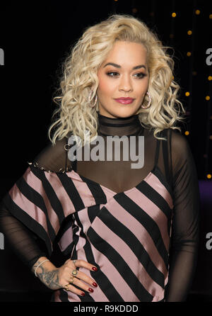 Actrice britannique, et ancien animateur de America's Next Top Model répond aux fans et signe des exemplaires de son second album, Phoenix, six ans après la sortie de son premier album avec : Rita Ora Où : London, Royaume-Uni Quand : 24 Nov 2018 Credit : Phil Lewis/WENN.com Banque D'Images