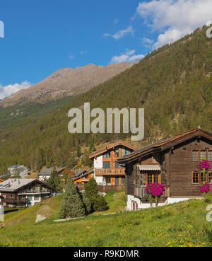 Ville de Zermatt en Suisse à la mi-septembre. Zermatt est une municipalité dans le district de Viège, dans le canton Suisse du Valais, c'est un fa Banque D'Images