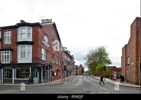 York, Angleterre - Avril 2018 : vieux bâtiments en brique au coin de rue sur Monkgate et St Maurice Road dans le district historique de la ville de York, England, UK Banque D'Images