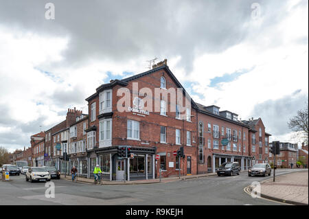 York, Angleterre - Avril 2018 : vieux bâtiments en brique au coin de rue sur Monkgate et St Maurice Road dans le district historique de la ville de York, England, UK Banque D'Images