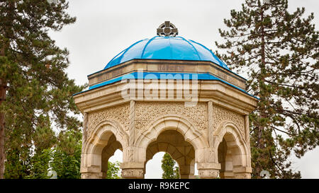 Détail de la coupole du célèbre monastère orthodoxe Zica, Kraljevo - Église de la Dormition, Saint monastère roman byzantin du 13e siècle Banque D'Images