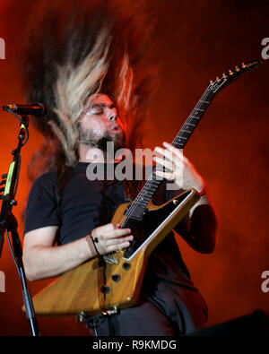 Claudio Sanchez avec Coheed & Cambria produisent en concert à la Réunion Mondiale 2006 Festival au Parc du Bicentenaire à Miami, Floride le 18 mars 2006. Banque D'Images