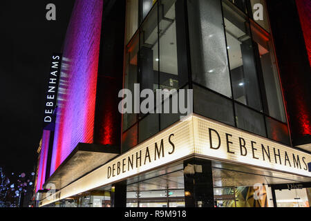 Debenhams sur Oxford Street de Londres - London les magasins de aubaines de dernière minute avant Noël Banque D'Images