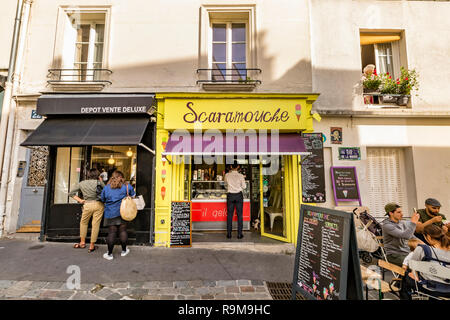 Scaramouche , un salon de crème glacée sur la rue la Vieuville, Montmartre, Paris, France Banque D'Images