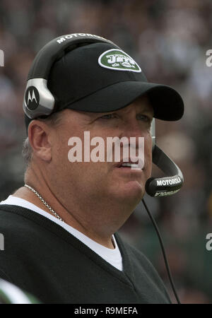 Oakland, Californie, USA. 25 Septembre, 2011. L'entraîneur-chef des jets Rex Ryan, le dimanche 25 septembre 2011, à Oakland-Alameda County Coliseum à Oakland, Californie. Les raiders défait les Jets 34-24. Crédit : Al Golub/ZUMA/Alamy Fil Live News Banque D'Images