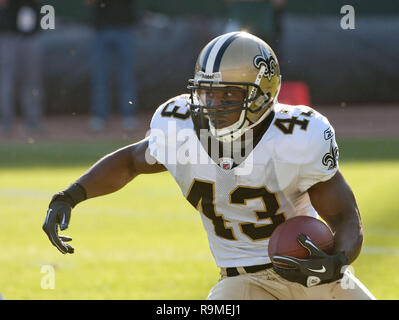 Oakland, Californie, USA. Août 28, 2011. New Orleans Saints running back Darren Sproles (43) le jeudi, Août 28, 2011, au Oakland-Alameda County Coliseum, Oakland, Californie. Les Saints défait les Raiders dans un match pré-saison 40-20. Crédit : Al Golub/ZUMA/Alamy Fil Live News Banque D'Images