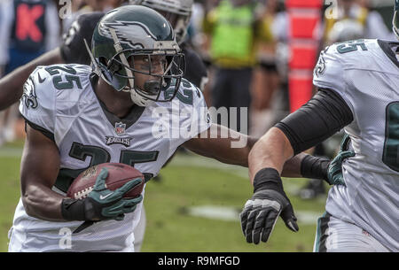 Oakland, Californie, USA. 29Th sep 2013. Philadelphia Eagles LeSean McCoy running back (25) le dimanche, Novembre 03, 2013, dans la région de Oakland, Californie. L'Eagles défait les Raiders 49-20. Crédit : Al Golub/ZUMA/Alamy Fil Live News Banque D'Images