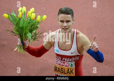 Prague, République tchèque. 7 mars, 2015. L'Europe d'athlétisme en salle 2015 à Prague, en République tchèque, le samedi, 7 mars 2015. Pavel Maslak de République tchèque (première place) célèbre après avoir franchi la ligne d'arrivée de la men' s 400 mètres course pendant l'athlétisme en salle. Credit : Slavek Ruta/ZUMA/Alamy Fil Live News Banque D'Images