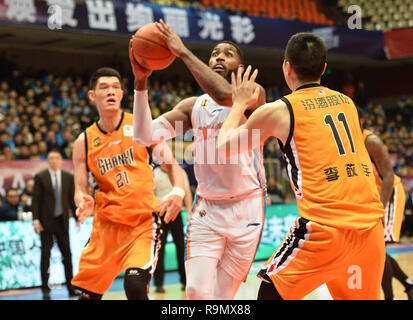 Chengdu, Chengdu, Chine. Dec 27, 2018. Chengdu, Chine-l'équipe de basket-ball du Sichuan bat l'équipe du Shanxi à 103-95 2018/19 ABC à Chengdu, dans le sud-ouest de ChinaÃ¢â€ Province du Sichuan. Crédit : SIPA Asie/ZUMA/Alamy Fil Live News Banque D'Images