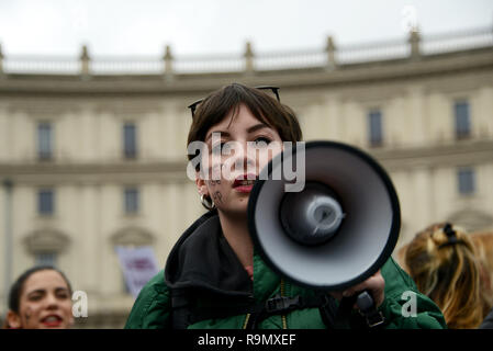 Les manifestants se rassemblent pour le moins pas une manifestation féministe contre la violence à l'égard des femmes comprend : Atmosphère Où : Rome, Italie Quand : 24 Nov 2018 Credit : IPA/WENN.com **Uniquement disponible pour publication au Royaume-Uni, USA, Allemagne, Autriche, Suisse** Banque D'Images