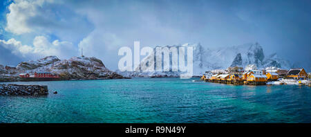 Rorbu jaune maisons, îles Lofoten, Norvège Banque D'Images