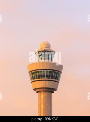 La tour de contrôle de la circulation aérienne à l'aéroport de Schiphol Banque D'Images