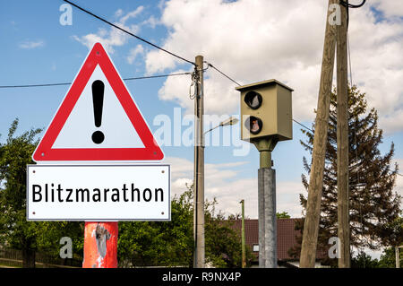 Attention Blitzmarathon allemand Banque D'Images