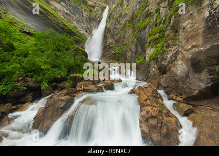 Gössnitz / Cascade / Goessnitz Gößnitz chute près de Heiligenblut, le Parc National du Hohe Tauern, Alpes autrichiennes, la Carinthie / Kärnten, Autriche Banque D'Images