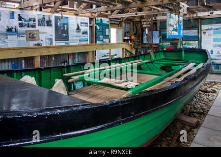 Le flitboat / restauré Mousa voltigent bateau dans le centre d'interprétation de Sandsayre à Sandwick, Shetland, Scotland, UK Banque D'Images