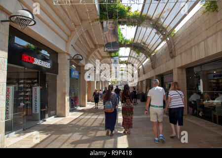 Centre Commercial Mamilla dans Jerusaelm pendant le jour à Jérusalem en Israël Banque D'Images