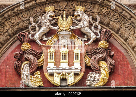 Lion tchèque, armoiries de Prague détail sur la façade de l'hôtel de ville de Prague République tchèque Banque D'Images