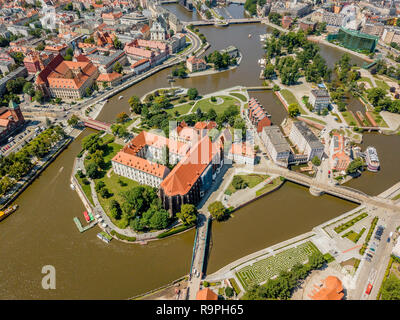 Vue aérienne de la plus ancienne, partie historique de Wroclaw située principalement sur les îles, Pologne Banque D'Images