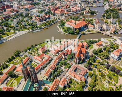 Vue aérienne de la plus ancienne, partie historique de Wroclaw située principalement sur les îles, Pologne Banque D'Images