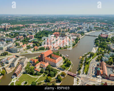 Vue aérienne de la plus ancienne, partie historique de Wroclaw située principalement sur les îles, Pologne Banque D'Images