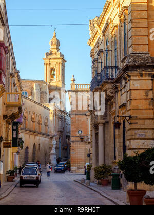 La Cathédrale Saint Pierre et Paul clocher à Mdina - Malte Banque D'Images