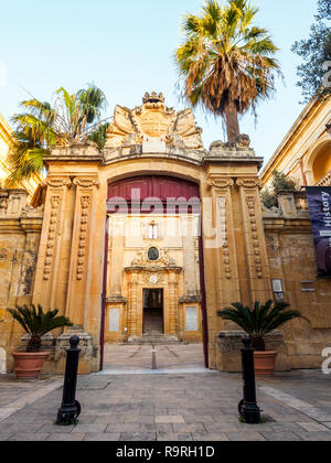 Vilhena Palace (aka le Pallazo Vilhena) qui abrite aujourd'hui le Musée National d'Histoire Naturelle à Mdina - Malte Banque D'Images