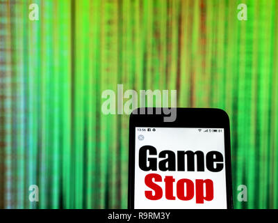 26 décembre 2018 - Kiev, Ukraine - logo de l'entreprise de vente au détail électronique GameStop vu affichée sur un téléphone intelligent. (Crédit Image : © Igor Golovniov/SOPA des images à l'aide de Zuma sur le fil) Banque D'Images