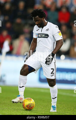 Swansea, Royaume-Uni. Dec 26, 2018. Wilfried Bony de Swansea City en action. Match de championnat Skybet EFL, Swansea City v Aston Villa au Liberty Stadium de Swansea, Pays de Galles du Sud le lendemain, mercredi 26 décembre 2018. Cette image ne peut être utilisé qu'à des fins rédactionnelles. Usage éditorial uniquement, licence requise pour un usage commercial. Aucune utilisation de pari, de jeux ou d'un seul club/ligue/dvd publications. Photos par Andrew Andrew/Verger Verger la photographie de sport/Alamy live news Crédit : Andrew Orchard la photographie de sport/Alamy Live News Banque D'Images