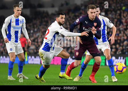 Brighton, UK. Dec 27, 2018. Aaron Ramsey d'Arsenal brise les Brighton & Hove Albion défense - Brighton & Hove Albion v Arsenal, Premier League, stade de l'Amex, Brighton - 26 décembre 2018 Editorial - N'utilisez que des restrictions s'appliquent : Crédit DataCo Images Journée Limited/Alamy Live News Banque D'Images