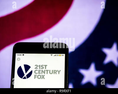 14 décembre 2018 - Kiev, Ukraine - 21e siècle Fox médias Logo de l'entreprise vu affichée sur un téléphone intelligent. (Crédit Image : © Igor Golovniov/SOPA des images à l'aide de Zuma sur le fil) Banque D'Images