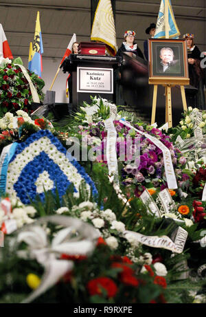 Katowice, Pologne. 28 Dec, 2018. Les funérailles du directeur de théâtre et du cinéma polonais Kazimierz Kutz. Credit : Damian Klamka/ZUMA/Alamy Fil Live News Banque D'Images