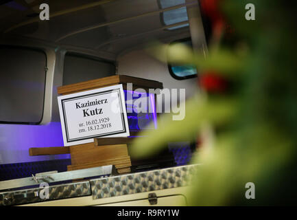 Katowice, Pologne. 28 Dec, 2018. Les funérailles du directeur de théâtre et du cinéma polonais Kazimierz Kutz. Credit : Damian Klamka/ZUMA/Alamy Fil Live News Banque D'Images