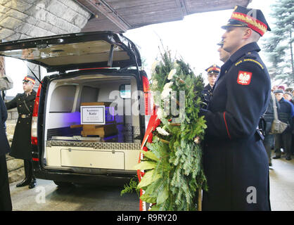 Katowice, Pologne. 28 Dec, 2018. Les funérailles du directeur de théâtre et du cinéma polonais Kazimierz Kutz. Credit : Damian Klamka/ZUMA/Alamy Fil Live News Banque D'Images