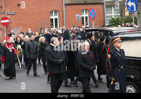 Katowice, Pologne. 28 Dec, 2018. Les funérailles du directeur de théâtre et du cinéma polonais Kazimierz Kutz. Credit : Damian Klamka/ZUMA/Alamy Fil Live News Banque D'Images