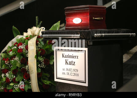 Katowice, Pologne. 28 Dec, 2018. Les funérailles du directeur de théâtre et du cinéma polonais Kazimierz Kutz. Credit : Damian Klamka/ZUMA/Alamy Fil Live News Banque D'Images