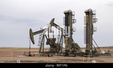 Williston, Dakota du Nord, USA. Sep 8, 2018. Chevalets de pompage de pétrole brut à un Pétrole et gaz Merlan Corp. près de Williston, dans le Dakota du Nord. Credit : Bayne Stanley/ZUMA/Alamy Fil Live News Banque D'Images