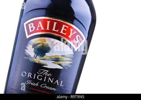 POZNAN, POL - DEC 7, 2018 : Bouteille de Baileys Irish Cream, un whisky irlandais- et liqueur à base de crème, faites par Gilbeys of Ireland. Actuellement la propriété de marque Banque D'Images