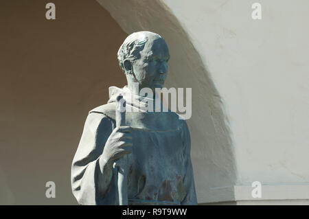 Le Père Junipero Serra statue, Santa Can Ynes Mission, Santa Cruz Mountains, CA. Photographie numérique Banque D'Images