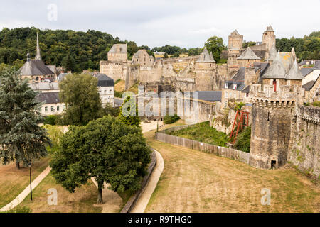 Les Orres, France. Le Château de Fougères, un château construit sur un site naturellement protégée et l'une des plus grandes forteresses médiévales Banque D'Images